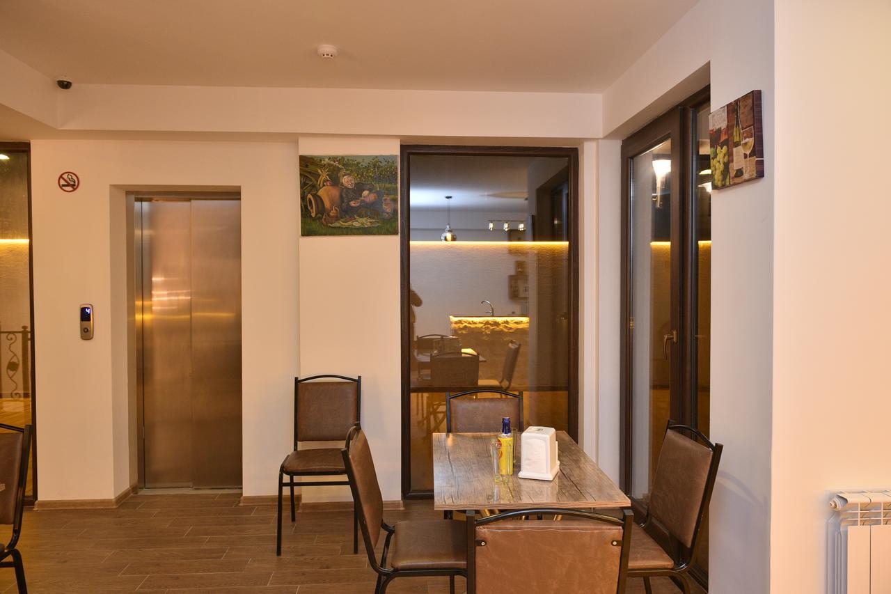 Hotel King Tom Tbilisi Exterior foto